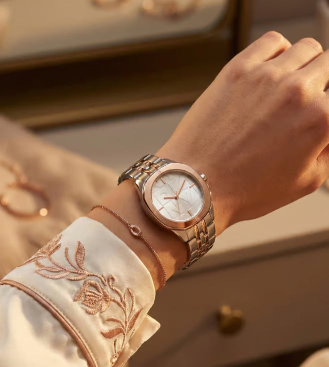 DKNY DK1L012M0105